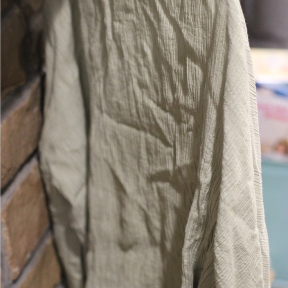 Chic Green Women's Blouse - Picture 4 of 4